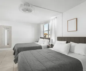Photo 2 - Bay Harbor Sunset Apt 4A