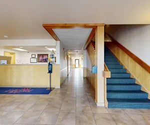 Photo 3 - Western Executive Inn