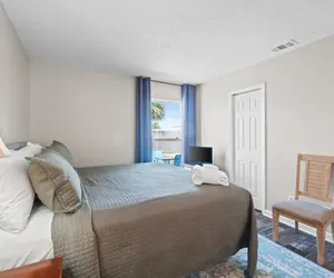 Photo 2 - Beachy Bonanza by Book That Condo