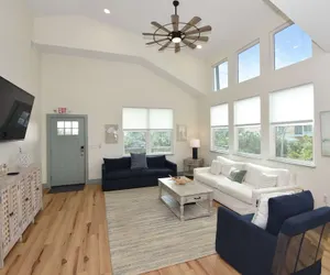 Photo 4 - Casa Blanca 3 2 New Beach Home With Heated Pool