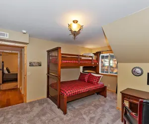 Photo 2 - Big 10 Luxury Cabin with HotTub