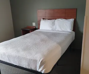 Photo 2 - Suburban Studios Extended Stay Hotel