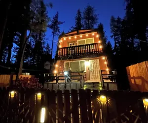 Photo 2 - Moonridge Manor Cozy Retreat with Hottub