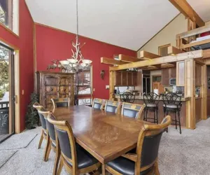 Photo 5 - Charming Lakeside Retreat