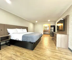 Photo 4 - Economy Suites Extended Stay Tulsa