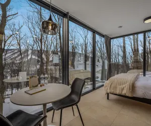 Photo 4 - Mirror Villas - Modern Retreat with private hot tubs and mountain view