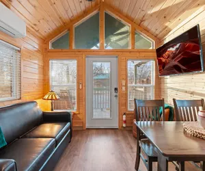 Photo 4 - NEW Moondance Majestic Mini Cabin Cathedral Rock