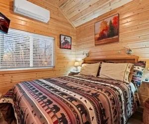 Photo 3 - NEW Moondance Majestic Mini Cabin Cathedral Rock