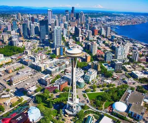 Photo 2 - 1 Location 2BR Across From Space Needle -vr1