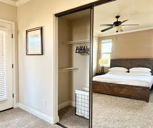 Photo 5 - New Elegant 1BR Retreat Heated Pool Gym Sauna
