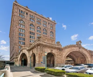 Photo 2 - Placemakr Downtown Pittsburgh