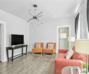 Photo 5 - Downtown Detroit Gem 3 Bedrooms & Culture!