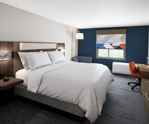 Photo 4 - Holiday Inn Express and Suites Colby by IHG