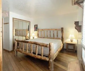 Photo 3 - Southview Lodge