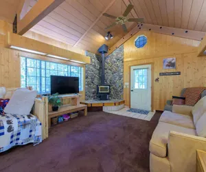Photo 2 - Glen Lake Cabin in the Woods