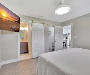Photo 3 - Sunshine Villa w/ Private Pool