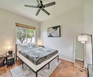 Photo 2 - Spacious Golf Course Retreat - w/ Modern Kitchen