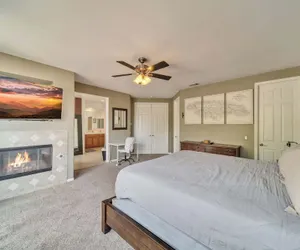 Photo 3 - Spacious Golf Course Retreat - w/ Modern Kitchen