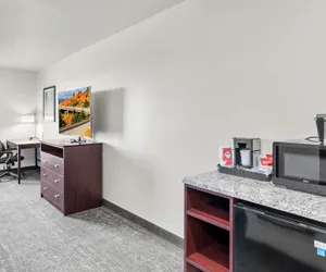 Photo 4 - Cobblestone Hotel & Suites - Eaton