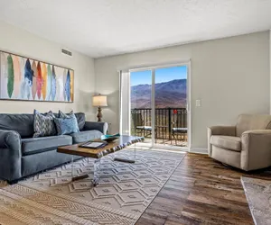 Photo 3 - Sleeps 4-mountain Views-indoor Pool Sauna