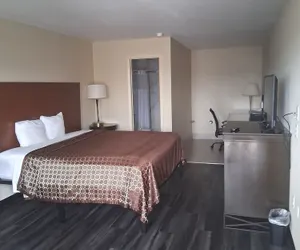 Photo 4 - Cameron Inn & suites