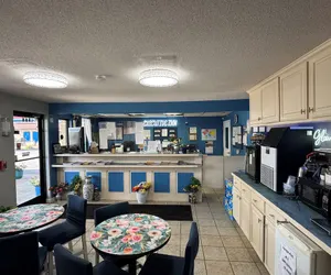 Photo 3 - Executive Inn