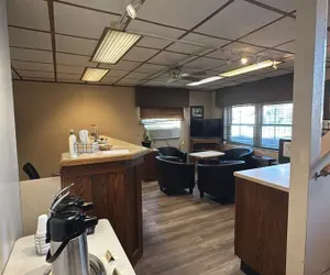 Photo 5 - Sundowner Inn by Capital O Forsyth I 94
