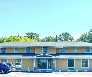 Photo 2 - OYO Hotel Jonesboro Near Atlanta Airport