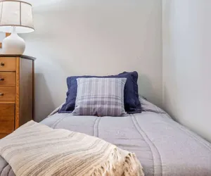 Photo 5 - Bayview Beach Cottage For 4!