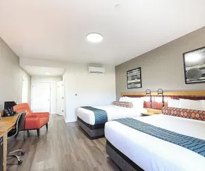 Photo 4 - Village Inn