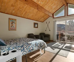 Photo 5 - Moonridge Chalet