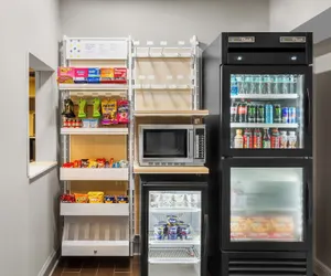 Photo 2 - Spark by Hilton Dothan