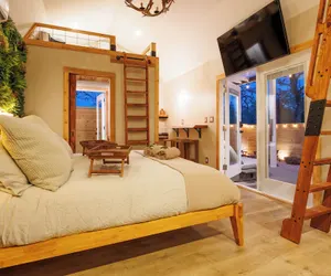 Photo 5 - Secluded Luxury Couples cabin Sauna Pool