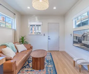 Photo 5 - Modern 1-br Apartment Close to Downtown Vibes