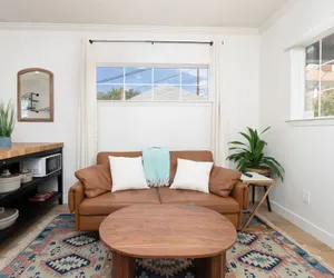 Photo 3 - Modern 1-br Apartment Close to Downtown Vibes