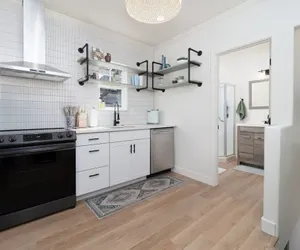 Photo 4 - Modern 1-br Apartment Close to Downtown Vibes