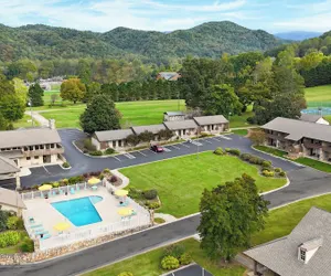 Photo 2 - Talley Ho Inn