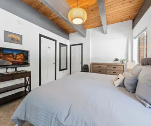 Photo 3 - Tahoe City Retreat For 8!
