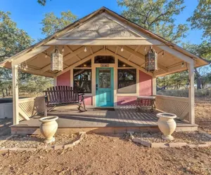 Photo 2 - The Vines Retreat, Hot-tubs, Game Room, 10-mins to Downtown!