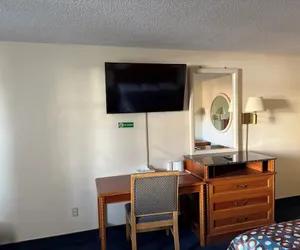 Photo 5 - Fiesta Inn- Bell Gardens/ Los Angeles
