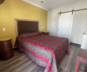 Photo 4 - Stadium Inn & Spas