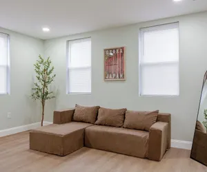 Photo 3 - Stylish Minimalist Stay in City Center