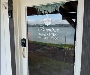 Photo 2 - The Florentine Waterfront Hotel