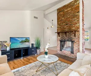 Photo 2 - Cozy Family Retreat With Fireplace Spacious Yard