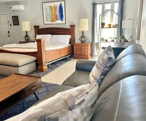 Photo 4 - Modern Studio Retreat Stylish Spacious MR