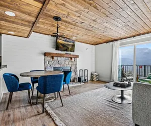 Photo 2 - Luxe Condo - Mountain Views - Pool Hot Tub Sauna