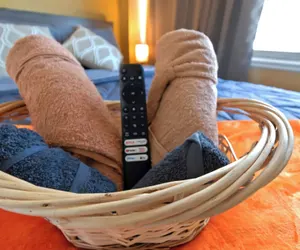 Photo 3 - Spacious 3BR Condo in DTWN