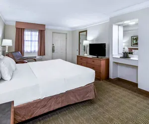 Photo 4 - Coratel Inn and Suites Jasper Wonderland