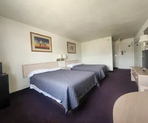 Photo 3 - Mountain View Motor Inn LLC
