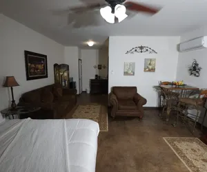 Photo 5 - Unit 3 Champagne Terminal Stylish Stay
